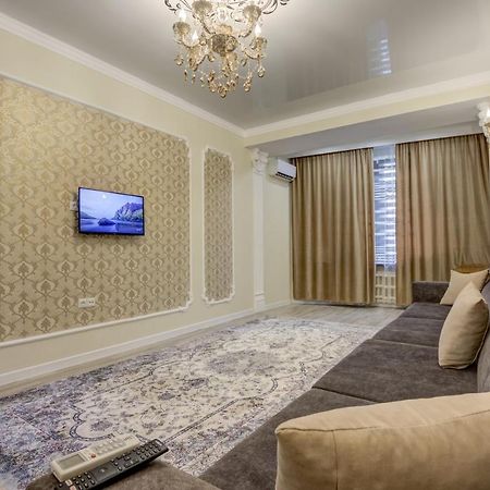 2-Ком Квартира Apartment Bishkek Bagian luar foto