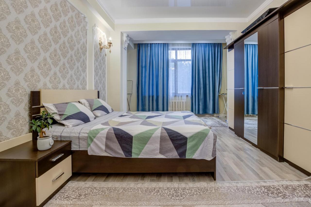2-Ком Квартира Apartment Bishkek Bagian luar foto