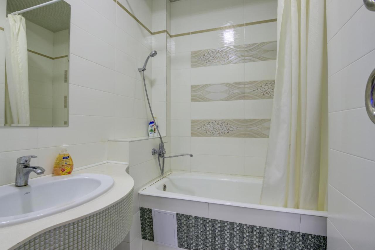 2-Ком Квартира Apartment Bishkek Bagian luar foto